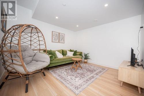 40 Taylor Heights Drive, Pembroke, ON - Indoor Photo Showing Living Room