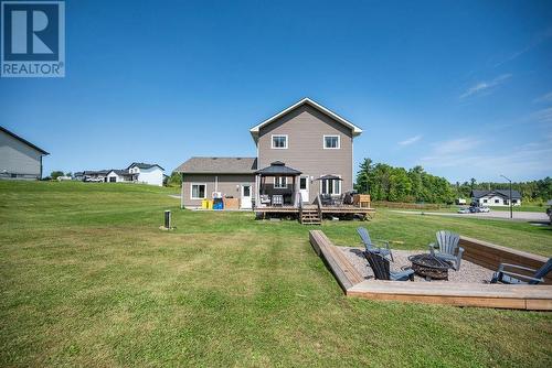 40 Taylor Heights Drive, Pembroke, ON - Outdoor With Exterior