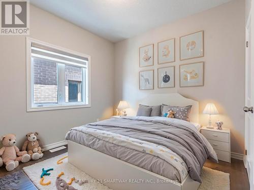 31 Truffle Court, Brampton (Northwest Brampton), ON - Indoor Photo Showing Bedroom