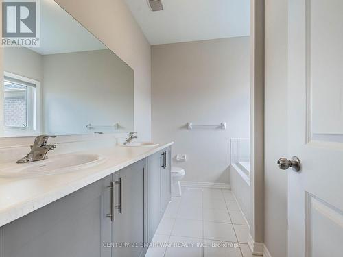 31 Truffle Court, Brampton (Northwest Brampton), ON - Indoor Photo Showing Bathroom