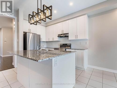 31 Truffle Court, Brampton, ON - Indoor Photo Showing Kitchen With Upgraded Kitchen