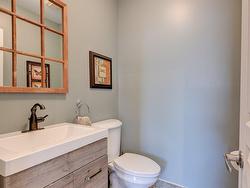 Powder room - 