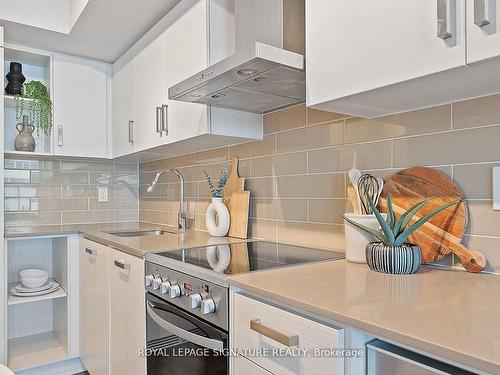 305-125 Redpath Ave, Toronto, ON - Indoor Photo Showing Kitchen