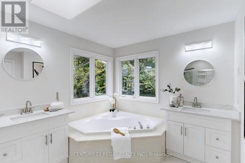 14 Fawnbrook Circle, Markham (Markville), ON - Indoor Photo Showing Bathroom