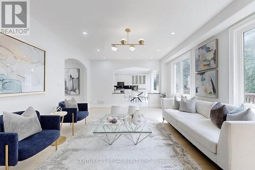 14 Fawnbrook Circle, Markham (Markville), ON - Indoor Photo Showing Living Room