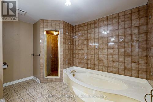 12301 Keele Street, Vaughan, ON - Indoor Photo Showing Bathroom