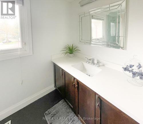 1718 Hollow Oak Terrace, Mississauga (Clarkson), ON - Indoor Photo Showing Bathroom