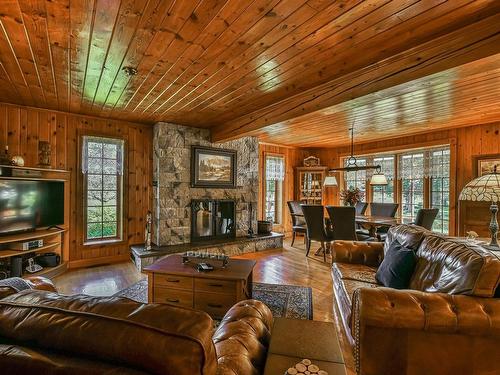 Salon - 86 Ch. De La Montagne, Arundel, QC - Indoor Photo Showing Living Room