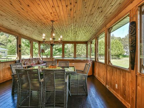 VÃ©randa - 86 Ch. De La Montagne, Arundel, QC - Indoor Photo Showing Dining Room