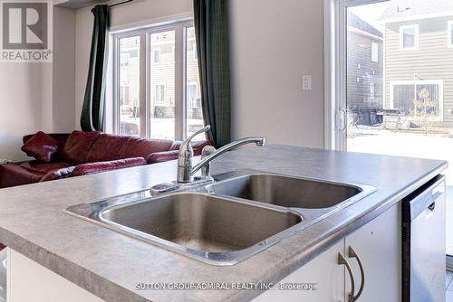 23 Bobolink Drive, Wasaga Beach, ON - Indoor Photo Showing Kitchen With Double Sink