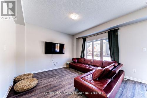 23 Bobolink Drive, Wasaga Beach, ON - Indoor Photo Showing Living Room