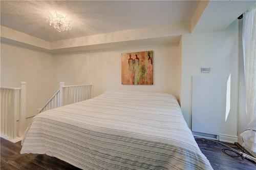 1940 Ironstone Drive|Unit #304, Burlington, ON - Indoor Photo Showing Bedroom