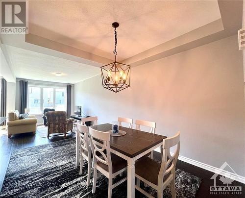 424 Cope Drive, Ottawa, ON - Indoor Photo Showing Dining Room