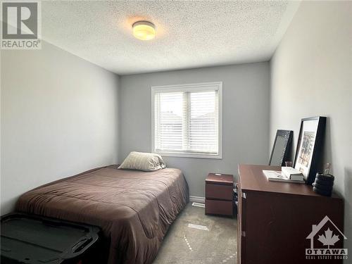 424 Cope Drive, Ottawa, ON - Indoor Photo Showing Bedroom