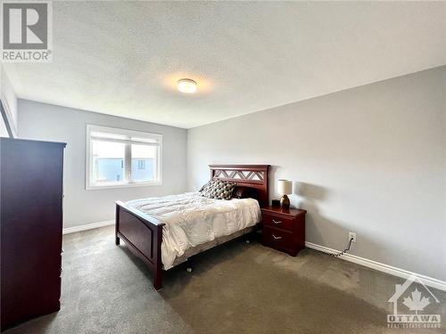 424 Cope Drive, Ottawa, ON - Indoor Photo Showing Bedroom