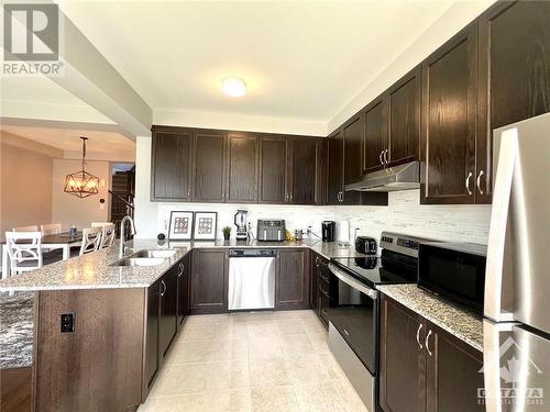 424 Cope Drive, Ottawa, ON - Indoor Photo Showing Kitchen With Stainless Steel Kitchen With Upgraded Kitchen