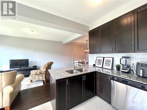 424 Cope Drive, Ottawa, ON - Indoor Photo Showing Kitchen With Double Sink