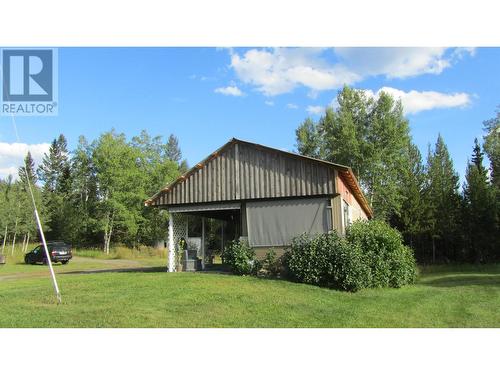 5662 Horse Lake Road, 100 Mile House, BC - Outdoor