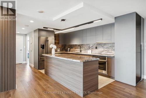 1907 - 1555 Finch Avenue E, Toronto (Don Valley Village), ON - Indoor Photo Showing Kitchen With Upgraded Kitchen