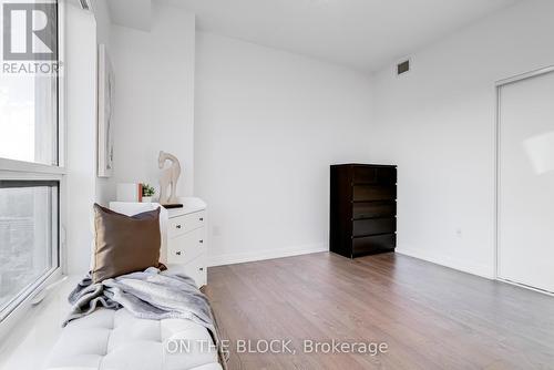 2922 - 275 Village Green Square, Toronto (Agincourt South-Malvern West), ON - Indoor Photo Showing Bedroom