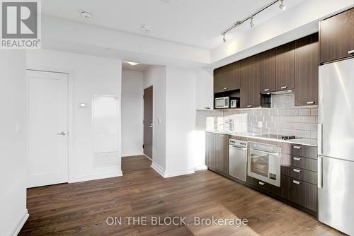 2922 - 275 Village Green Square, Toronto, ON - Indoor Photo Showing Kitchen