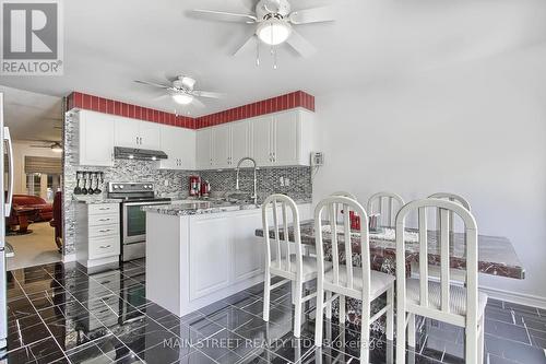 40 Silverstone Crescent, Georgina, ON - Indoor Photo Showing Kitchen With Upgraded Kitchen