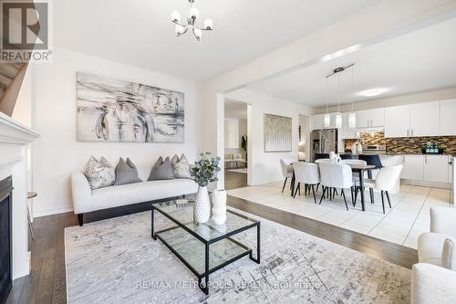 14 Lyle Drive, Clarington (Bowmanville), ON - Indoor Photo Showing Living Room