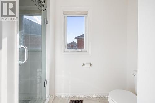 14 Lyle Drive, Clarington (Bowmanville), ON - Indoor Photo Showing Bathroom