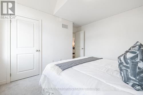 14 Lyle Drive, Clarington (Bowmanville), ON - Indoor Photo Showing Bedroom