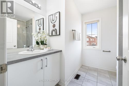 14 Lyle Drive, Clarington (Bowmanville), ON - Indoor Photo Showing Bathroom