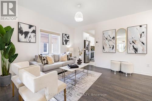 14 Lyle Drive, Clarington, ON - Indoor Photo Showing Living Room