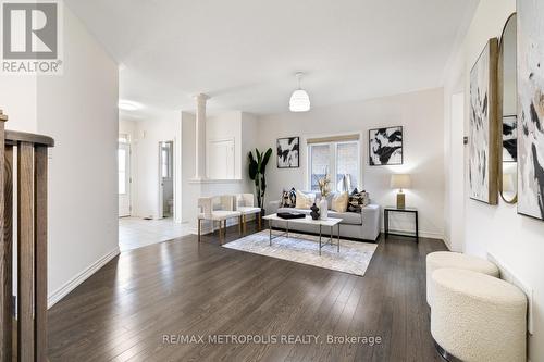 14 Lyle Drive, Clarington (Bowmanville), ON - Indoor Photo Showing Living Room