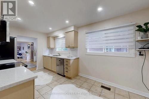 23 Rosscowan Crescent, Toronto (L'Amoreaux), ON - Indoor Photo Showing Kitchen