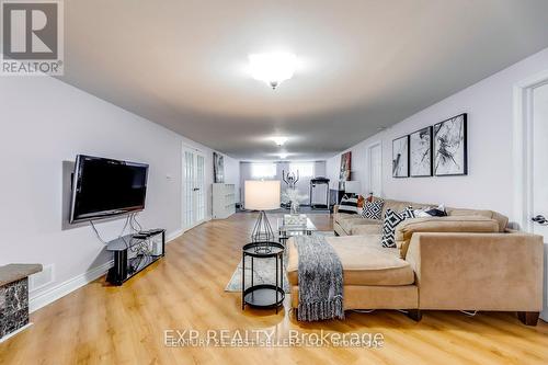 12 Bowshelm Court, Mississauga, ON - Indoor Photo Showing Living Room