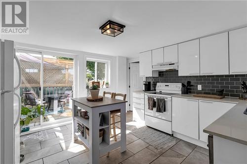 328 Marlborough Street, Cornwall, ON - Indoor Photo Showing Kitchen