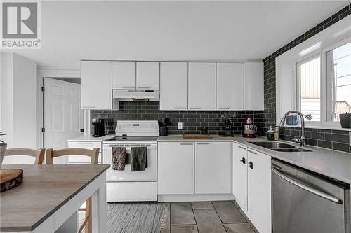 328 Marlborough Street, Cornwall, ON - Indoor Photo Showing Kitchen With Double Sink