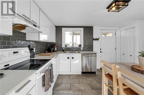 328 Marlborough Street, Cornwall, ON - Indoor Photo Showing Kitchen With Double Sink