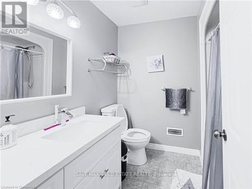 16 Dowden Avenue, Brantford, ON - Indoor Photo Showing Bathroom