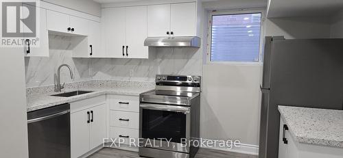 Bsmt - 5 Junior Road, Brampton (Northwest Brampton), ON - Indoor Photo Showing Kitchen With Upgraded Kitchen