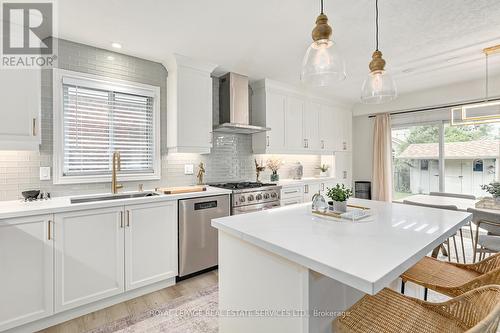 78 Connor Avenue, Collingwood, ON - Indoor Photo Showing Kitchen With Upgraded Kitchen