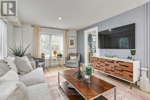 78 Connor Avenue, Collingwood, ON - Indoor Photo Showing Living Room