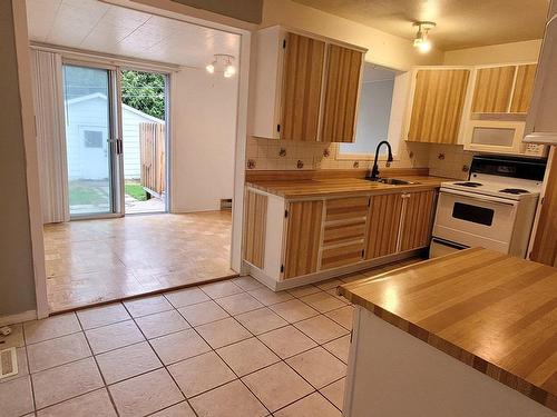 Kitchen - 240 Rue Beaudoin, Gatineau (Gatineau), QC - Indoor Photo Showing Kitchen