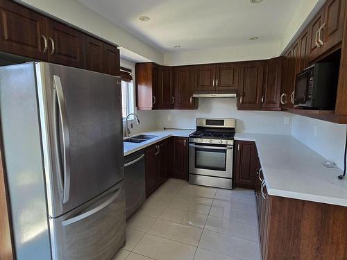 8 Studebaker Tr, Brampton, ON - Indoor Photo Showing Kitchen With Double Sink