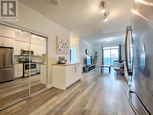 1612 - 7171 Yonge Street, Markham (Grandview), ON - Indoor Photo Showing Kitchen With Stainless Steel Kitchen