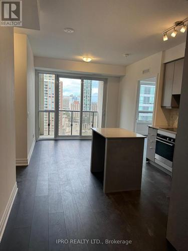 1311 - 30 Elm Drive, Mississauga, ON - Indoor Photo Showing Kitchen