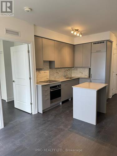 1311 - 30 Elm Drive, Mississauga, ON - Indoor Photo Showing Kitchen