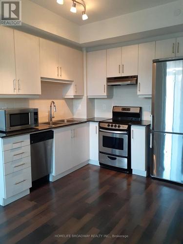 206 - 68 Canterbury Place, Toronto, ON - Indoor Photo Showing Kitchen