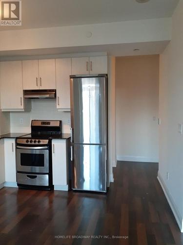 206 - 68 Canterbury Place, Toronto, ON - Indoor Photo Showing Kitchen