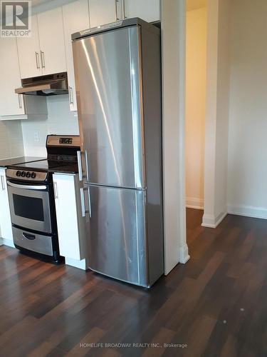 206 - 68 Canterbury Place, Toronto, ON - Indoor Photo Showing Kitchen