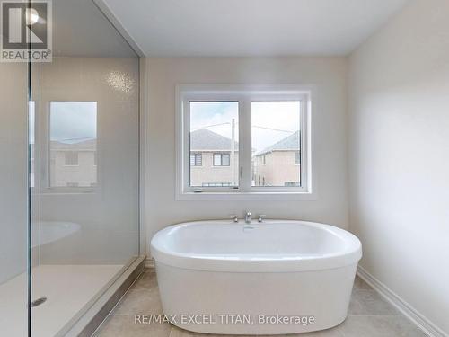 1449 Davis Loop, Innisfil, ON - Indoor Photo Showing Bathroom